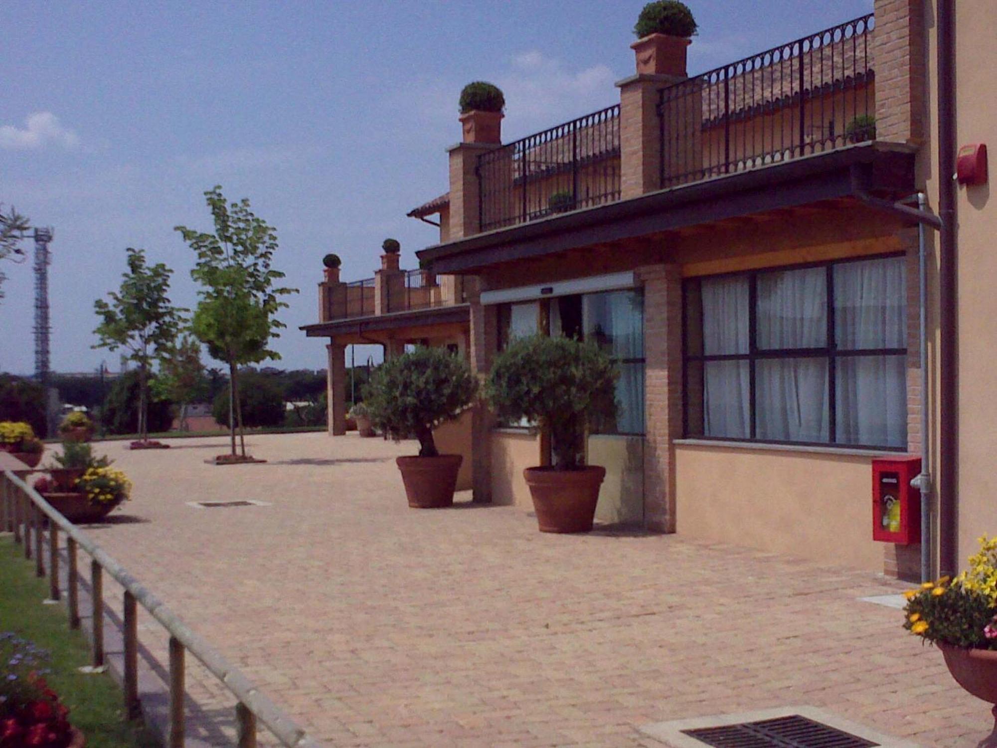 Casa de hóspedes Luxardotel